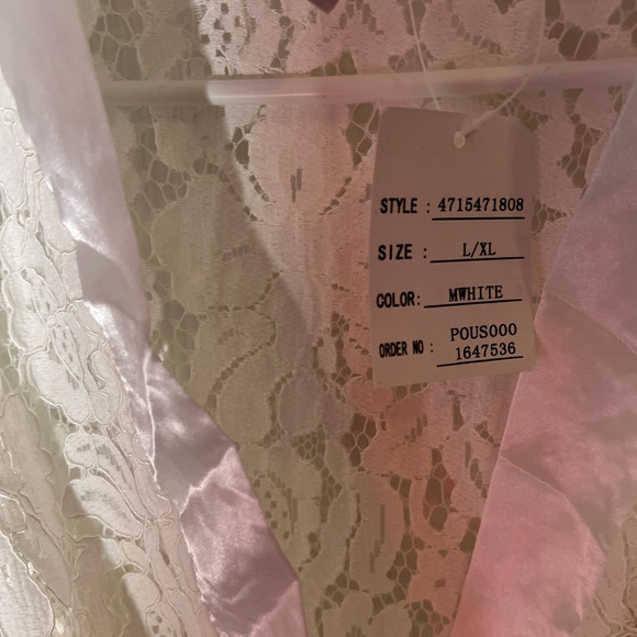White bridal robe-size xl -new - Picture 2 of 3